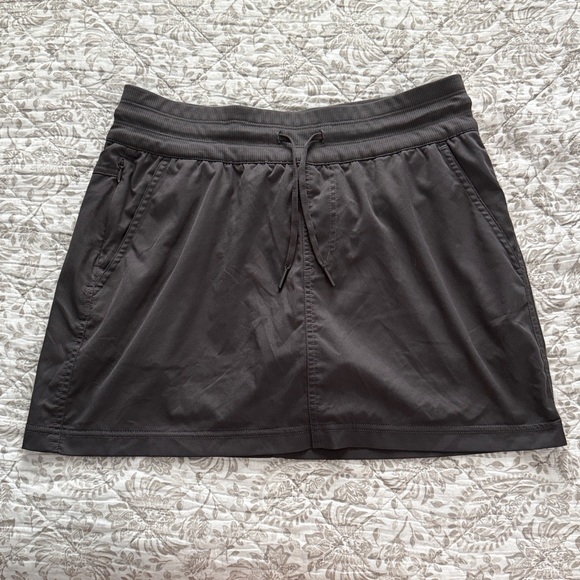EUC The North Face Aphrodite Motion Skort Gray M - Picture 1 of 7